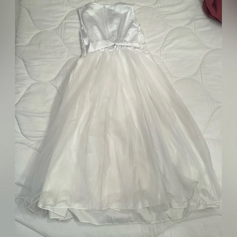 Bonnie Jean Ivory Lace Flower Girl Dress - Picture 4 of 4